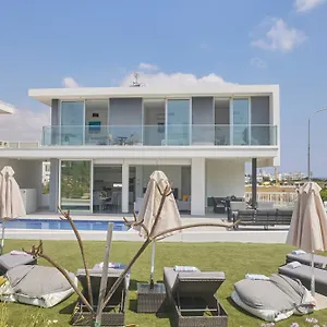  Villa Olivine Pearl Cyprus